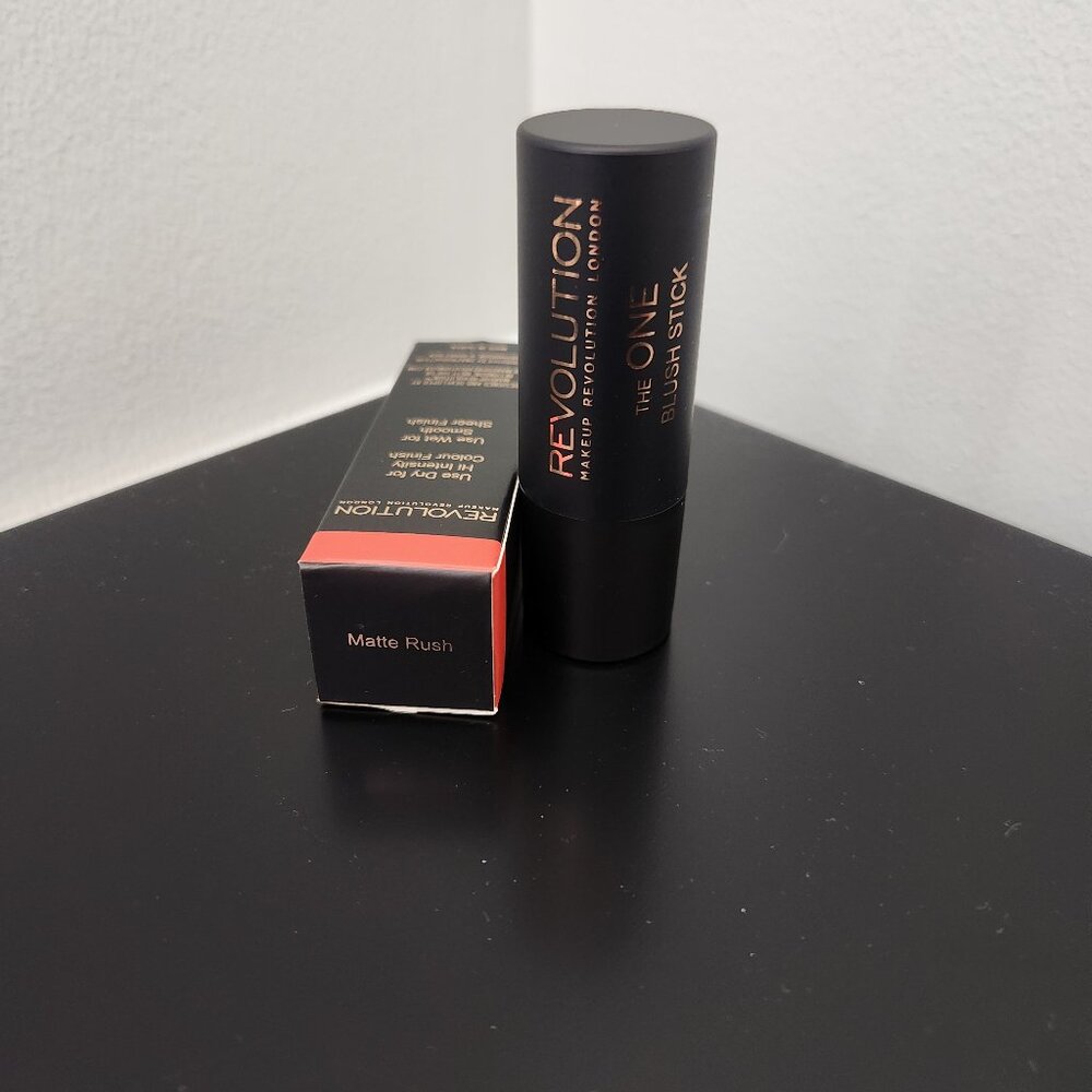 Make Up Revolution the ONE Blush Stick Matte Rush NEW IN BOX